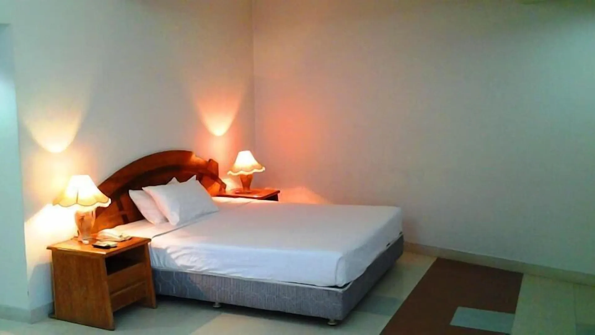 Hotel Victory - Best In City Center Dhaka 3*,